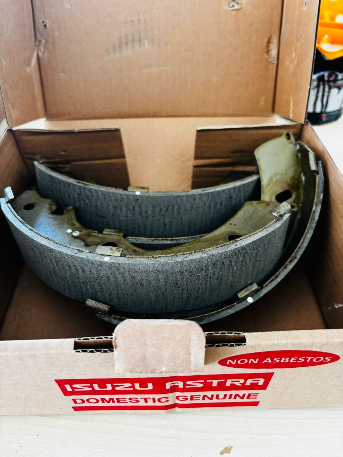 BRAKE SHOE TRAGA ISUZU GENUINE I6-87832 255-0.jpeg